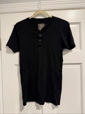 L.O.G.G Men's‎ Black Short-Sleeve Henley Shirt size Small